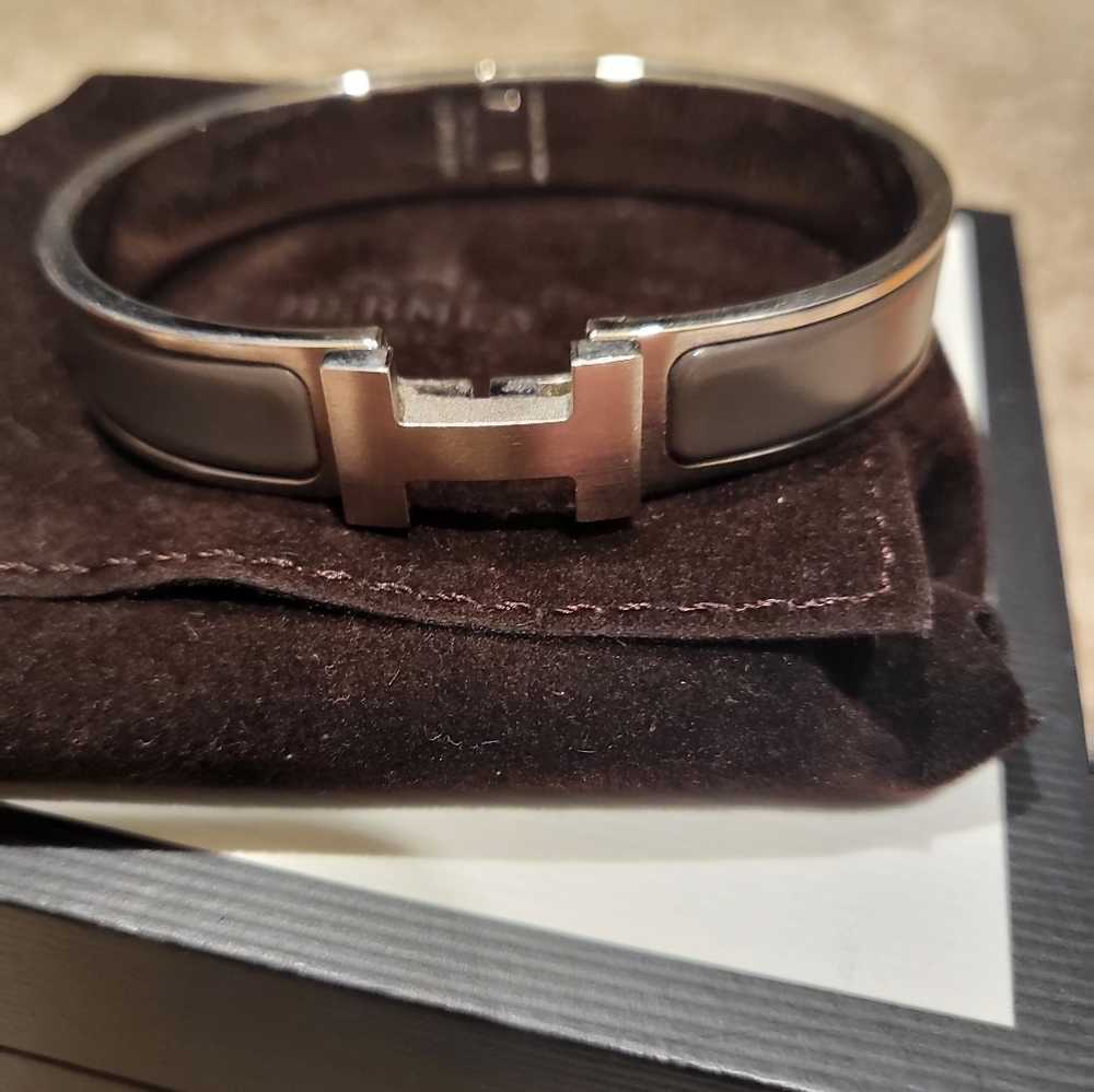 Hermes clic HH bracelet.
